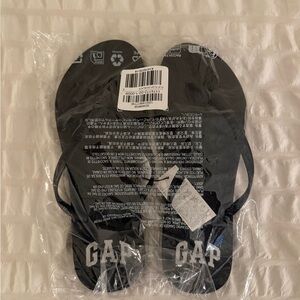 NWT GAP Flip Flops